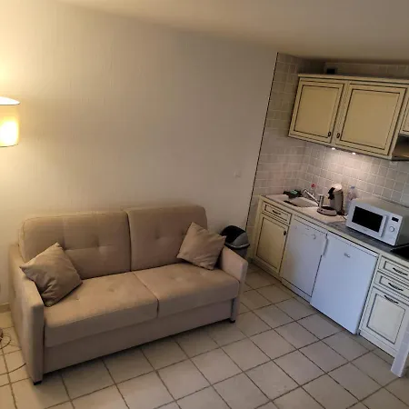 Avec Loggia Entre Port, Et Piscine Apartman *