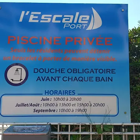 Avec Loggia Entre Port, Et Piscine * Le Grau-du-Roi