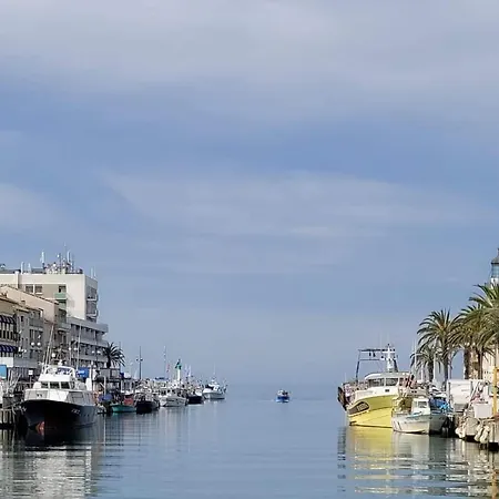 Apartamento Avec Loggia Entre Port, Et Piscine
