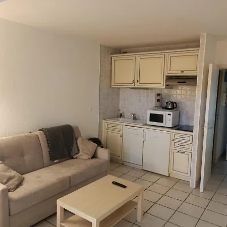Apartamento Avec Loggia Entre Port, Et Piscine *