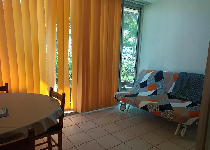 Avec Loggia Entre Port, Et Piscine Διαμέρισμα